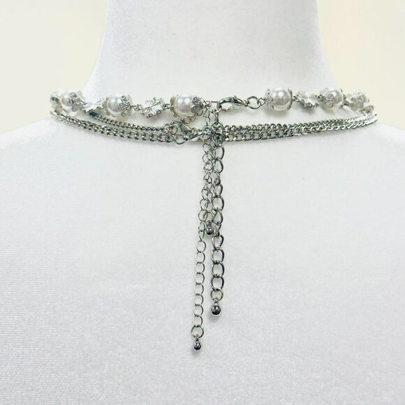 3 pcs set silver layered cross necklace with multi-coloured pearls and beads - Picture 4 of 4